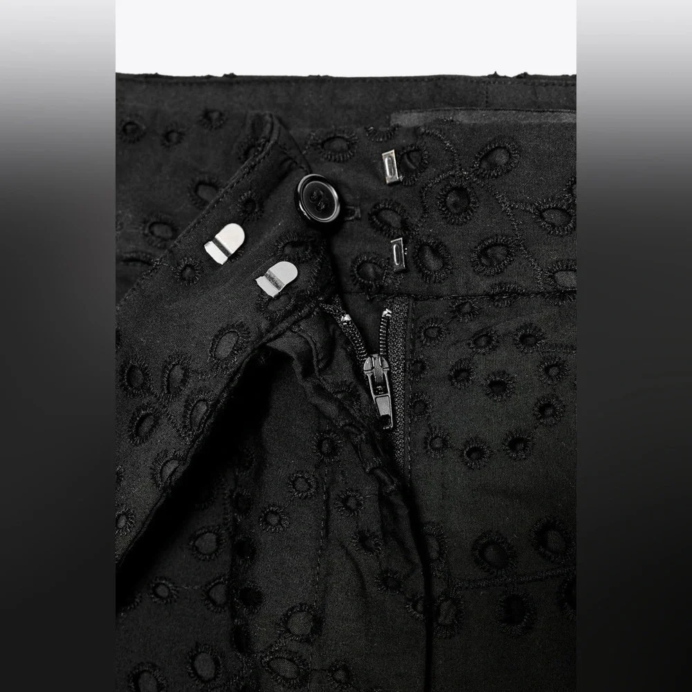 NWT. Zara ZW Collection Black Cutwork Embroider Mid-Waist Trousers. Size XL.